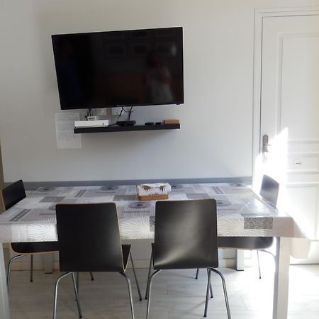 Agreable T2 Au Centre De Luchon Apartment Bagneres-de-Luchon Bagian luar foto