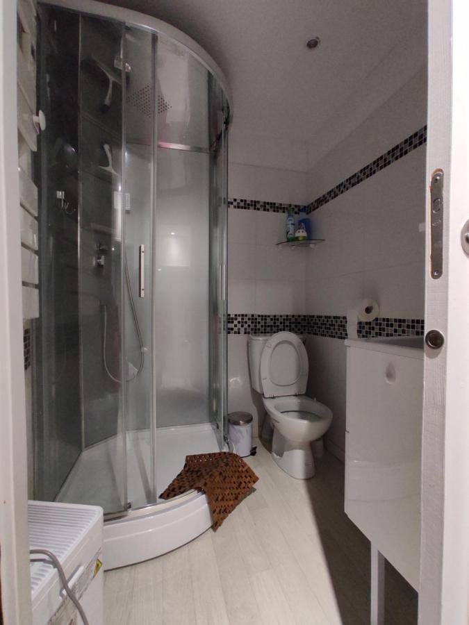 Agreable T2 Au Centre De Luchon Apartment Bagneres-de-Luchon Bagian luar foto
