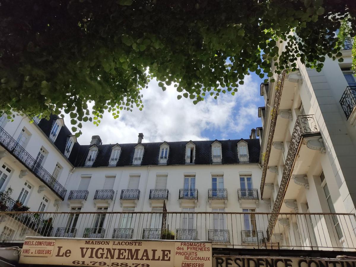 Agreable T2 Au Centre De Luchon Apartment Bagneres-de-Luchon Bagian luar foto
